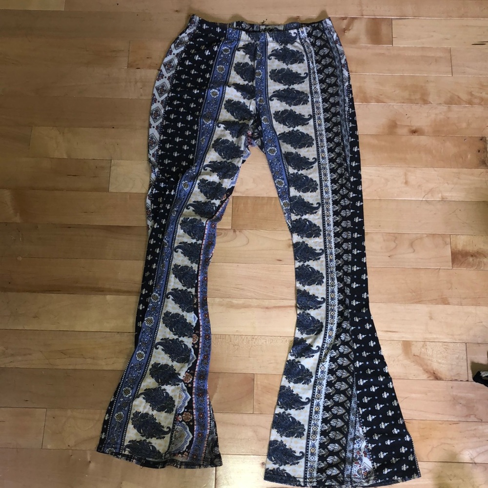 Groovy Paisley Bellbottom Stretchpants